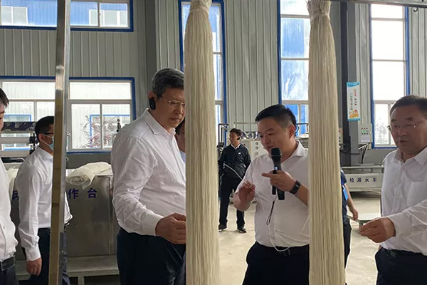 內蒙古自治區(qū)黨委常委、通遼市委書記孟憲東攜考察團到一諾環(huán)境考察指導 內蒙古自治區(qū)黨委常委、通遼市委書記孟憲東攜考察團到一諾環(huán)境考察指導